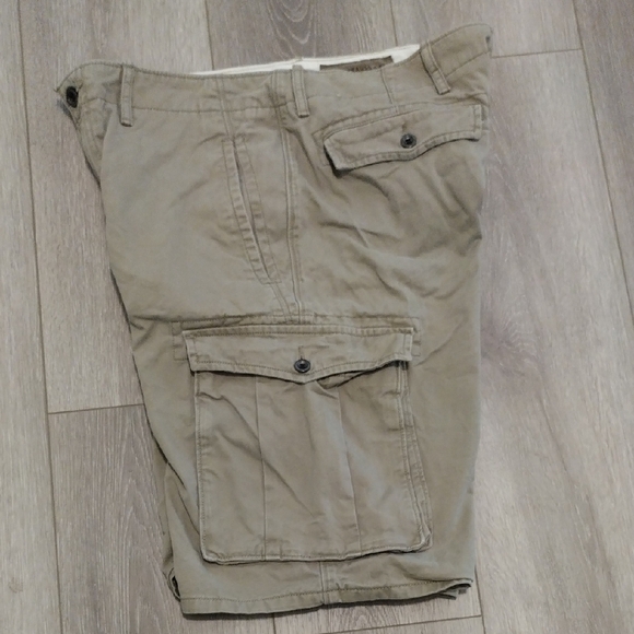 Levi's Men's Khaki Cargo Shorts - Picture 8 of 13